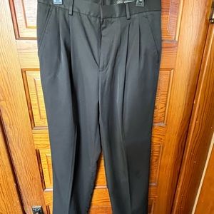 3 pairs of men’s dress slacks. Size 32/32 like new!